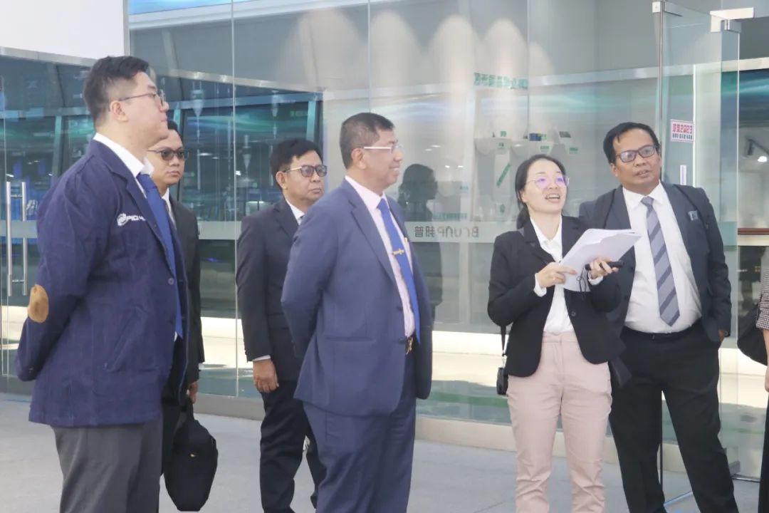 20231208-4-印尼工业部、莫罗瓦利金属工业理工学院、佛山职业手艺学院莅临豪门国际官网循环交流会见.jpg